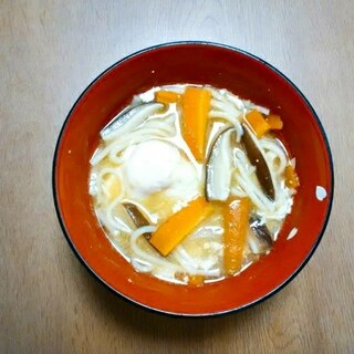 素麺と椎茸と落とし卵の味噌汁